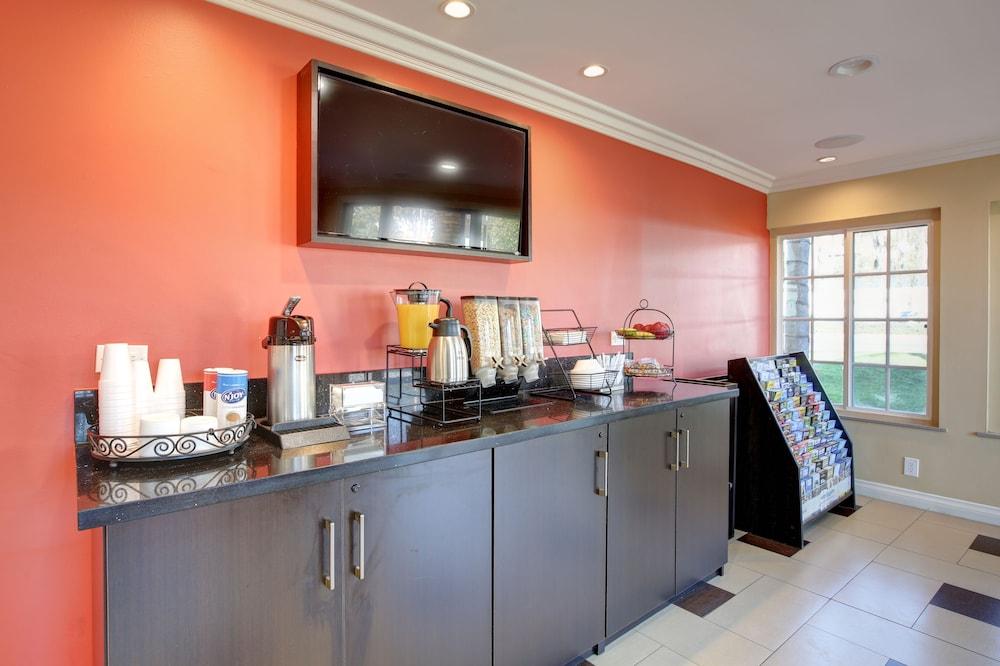 Ontario Inn & Suites Montclair Eksteriør bilde